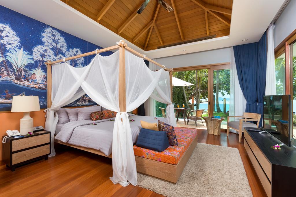 Beachfront Pool Villa